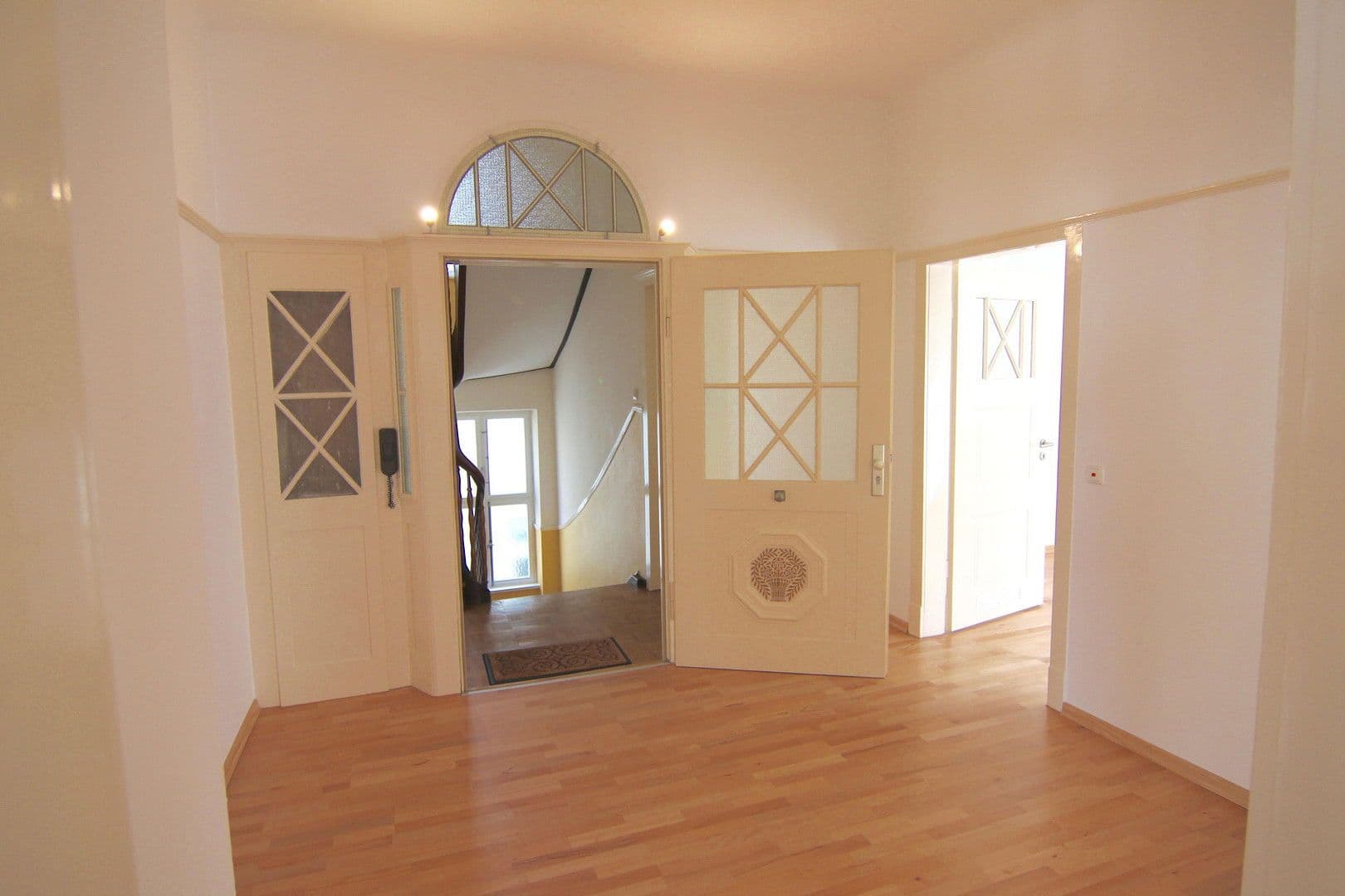 Pronájem bytu 4+1 124 m², Stuttgart, Bádensko-Württembersko Pronájem bytu 4+1 124 m², Stuttgart, Bádensko-Württembersko