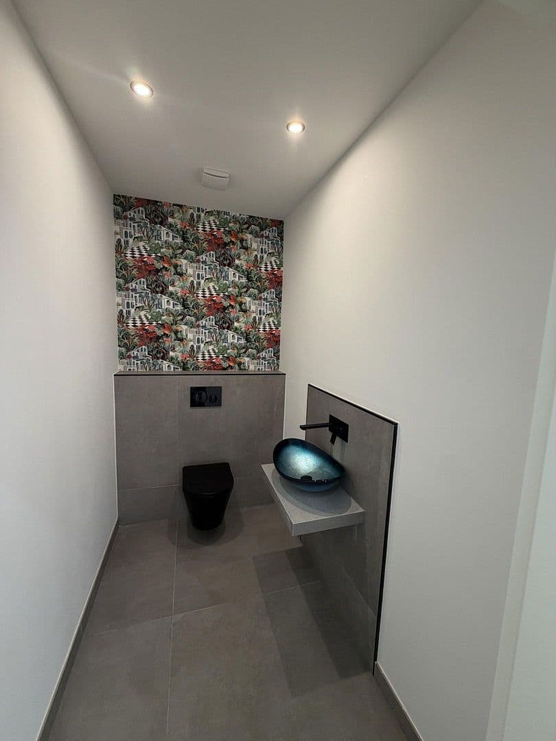 Pronájem nebytového prostoru 190 m², Daniel-Häberelstr-Str.18, Kaiserslautern, Porýní-Falc Pronájem nebytového prostoru 190 m², Daniel-Häberelstr-Str.18, Kaiserslautern, Porýní-Falc