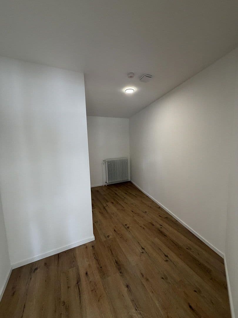 Pronájem nebytového prostoru 190 m², Daniel-Häberelstr-Str.18, Kaiserslautern, Porýní-Falc Pronájem nebytového prostoru 190 m², Daniel-Häberelstr-Str.18, Kaiserslautern, Porýní-Falc