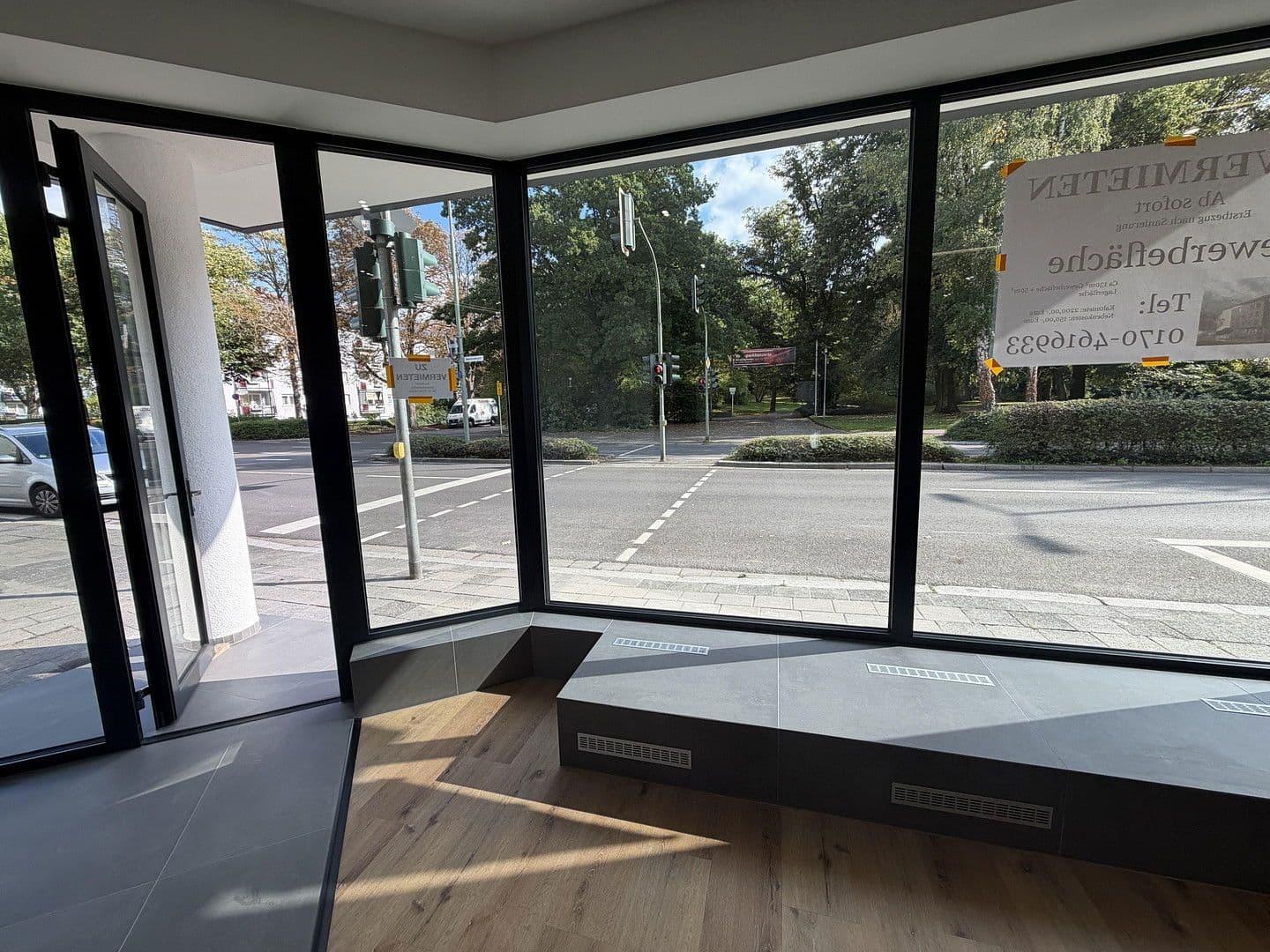 Pronájem nebytového prostoru 190 m², Daniel-Häberelstr-Str.18, Kaiserslautern, Porýní-Falc Pronájem nebytového prostoru 190 m², Daniel-Häberelstr-Str.18, Kaiserslautern, Porýní-Falc