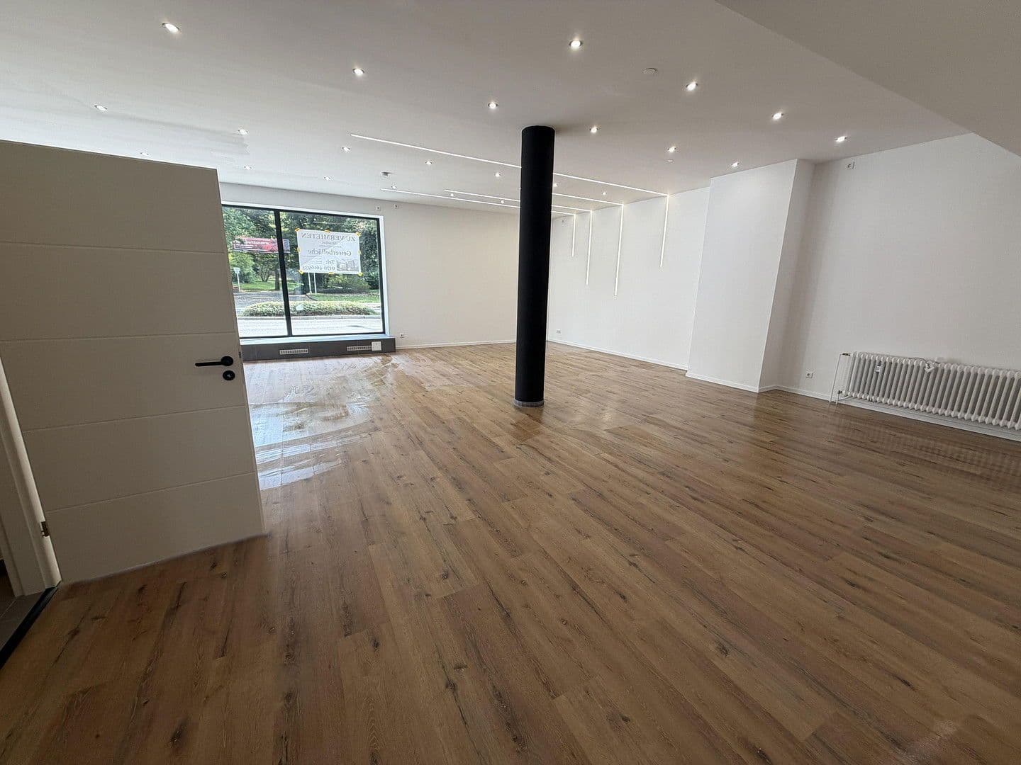 Pronájem nebytového prostoru 190 m², Daniel-Häberelstr-Str.18, Kaiserslautern, Porýní-Falc Pronájem nebytového prostoru 190 m², Daniel-Häberelstr-Str.18, Kaiserslautern, Porýní-Falc