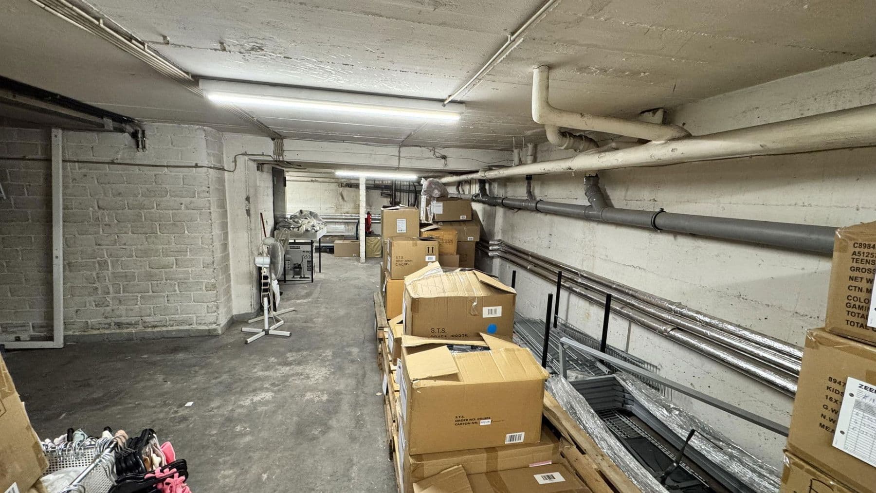 Pronájem nebytového prostoru 287 m², Ehrenfeld Stadtbezirk 4, Bergisch Gladbach, Severní Porýní-Vestfálsko Pronájem nebytového prostoru 287 m², Ehrenfeld Stadtbezirk 4, Bergisch Gladbach, Severní Porýní-Vestfálsko