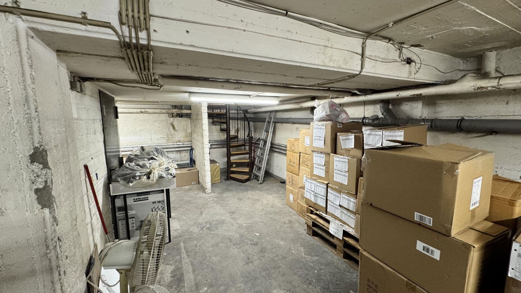 Pronájem nebytového prostoru 287 m², Ehrenfeld Stadtbezirk 4, Bergisch Gladbach, Severní Porýní-Vestfálsko Pronájem nebytového prostoru 287 m², Ehrenfeld Stadtbezirk 4, Bergisch Gladbach, Severní Porýní-Vestfálsko