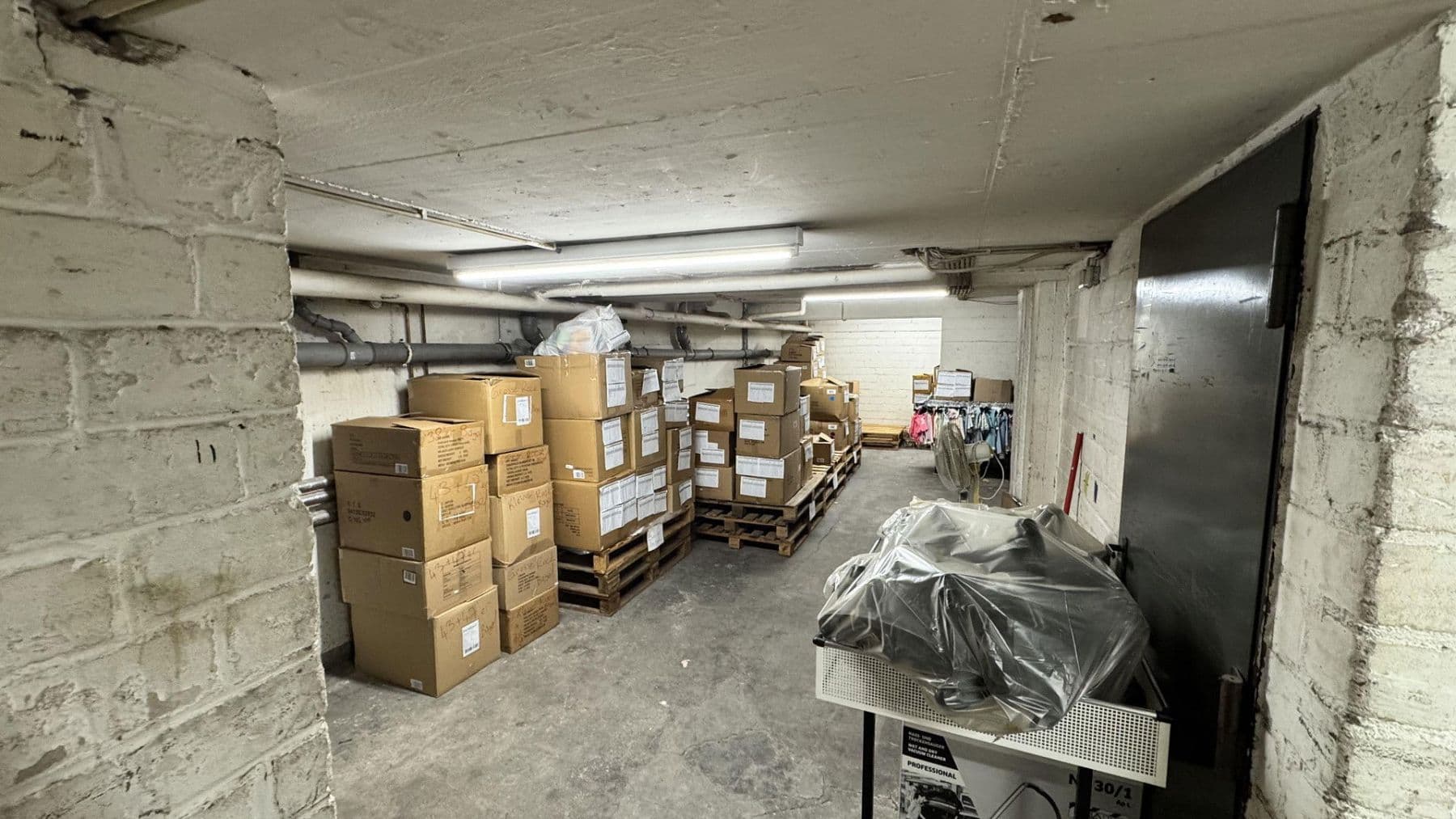 Pronájem nebytového prostoru 287 m², Ehrenfeld Stadtbezirk 4, Bergisch Gladbach, Severní Porýní-Vestfálsko Pronájem nebytového prostoru 287 m², Ehrenfeld Stadtbezirk 4, Bergisch Gladbach, Severní Porýní-Vestfálsko