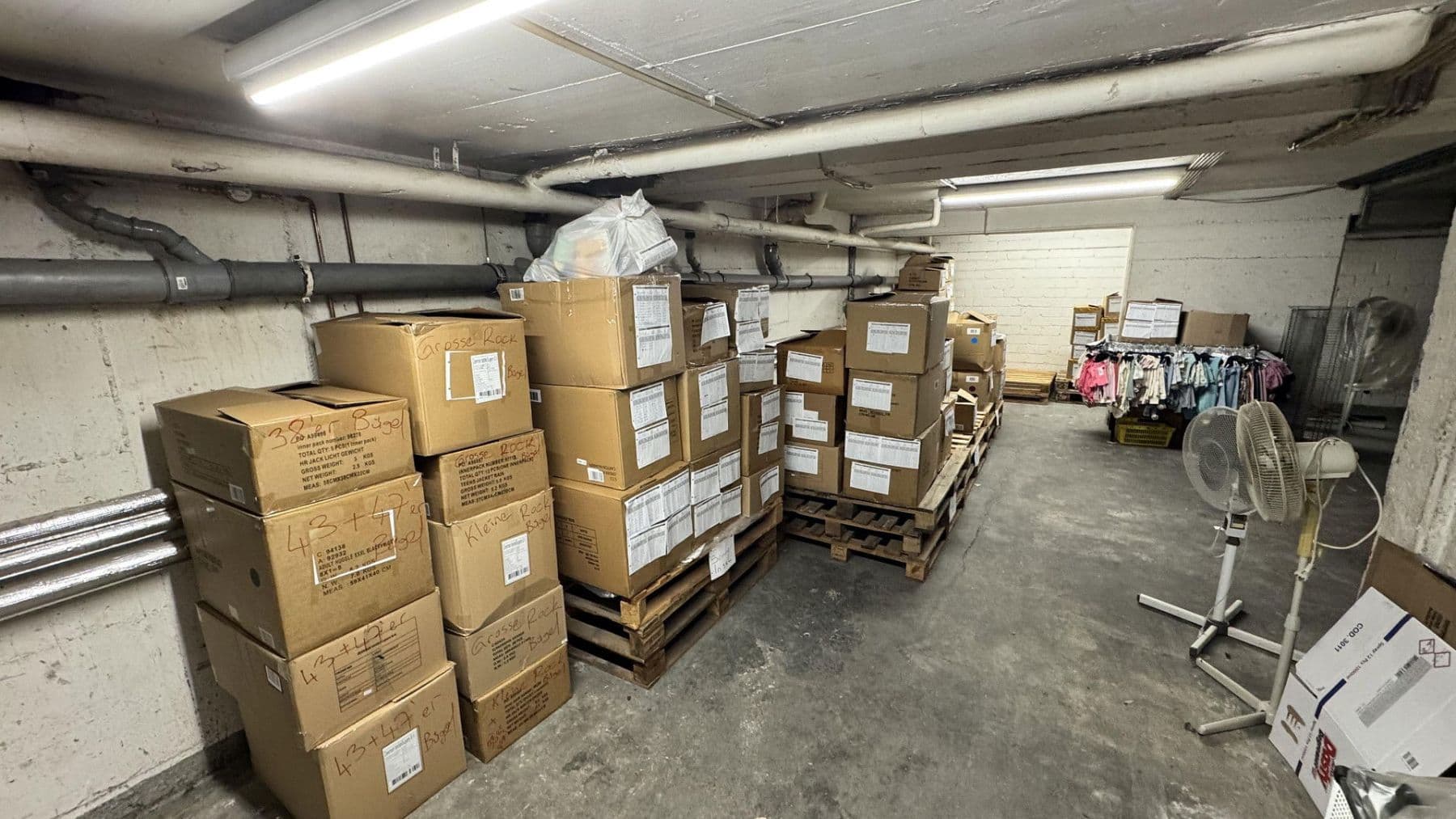 Pronájem nebytového prostoru 287 m², Ehrenfeld Stadtbezirk 4, Bergisch Gladbach, Severní Porýní-Vestfálsko Pronájem nebytového prostoru 287 m², Ehrenfeld Stadtbezirk 4, Bergisch Gladbach, Severní Porýní-Vestfálsko