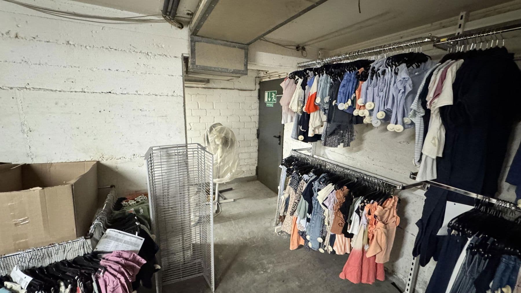 Pronájem nebytového prostoru 287 m², Ehrenfeld Stadtbezirk 4, Bergisch Gladbach, Severní Porýní-Vestfálsko Pronájem nebytového prostoru 287 m², Ehrenfeld Stadtbezirk 4, Bergisch Gladbach, Severní Porýní-Vestfálsko