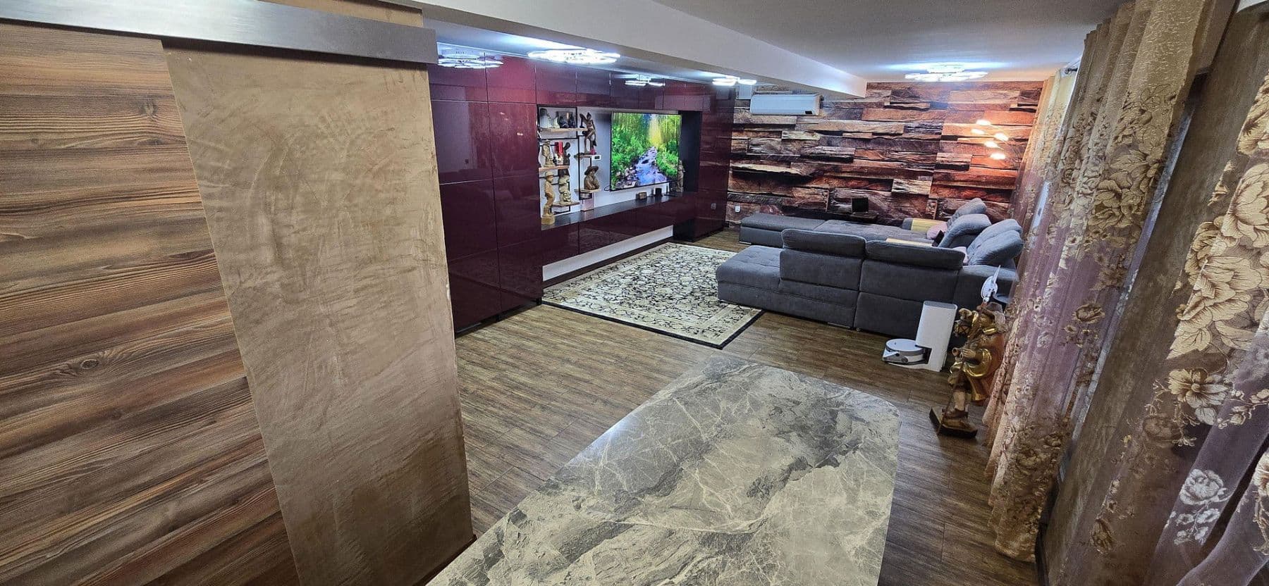 Prodej nebytového prostoru 1.496 m², Leingarten, Bádensko-Württembersko Prodej nebytového prostoru 1.496 m², Leingarten, Bádensko-Württembersko