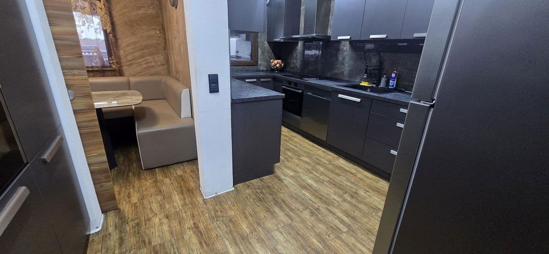 Prodej nebytového prostoru 1.496 m², Leingarten, Bádensko-Württembersko Prodej nebytového prostoru 1.496 m², Leingarten, Bádensko-Württembersko