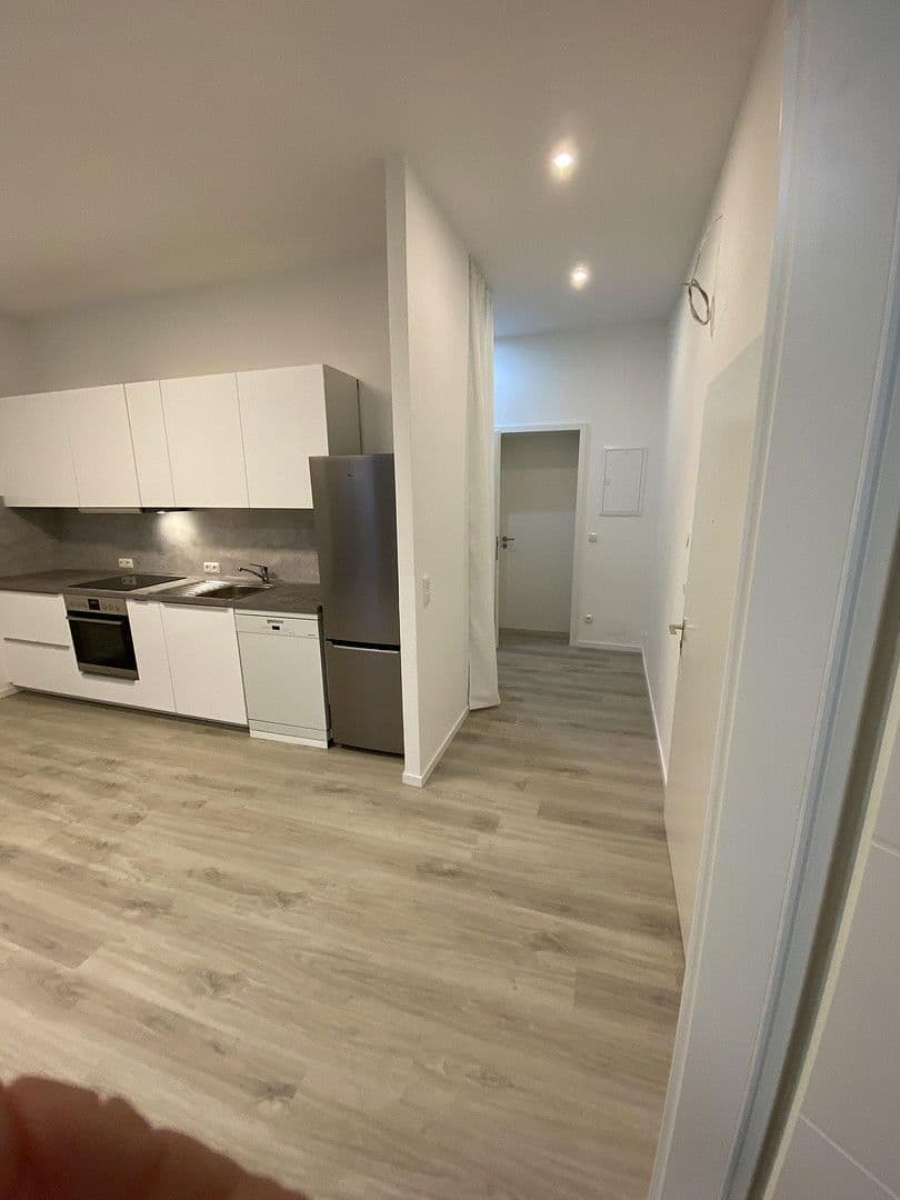 Pronájem bytu 3+1 70 m², Röhrenstraße 1, Düsseldorf, Severní Porýní-Vestfálsko Pronájem bytu 3+1 70 m², Röhrenstraße 1, Düsseldorf, Severní Porýní-Vestfálsko