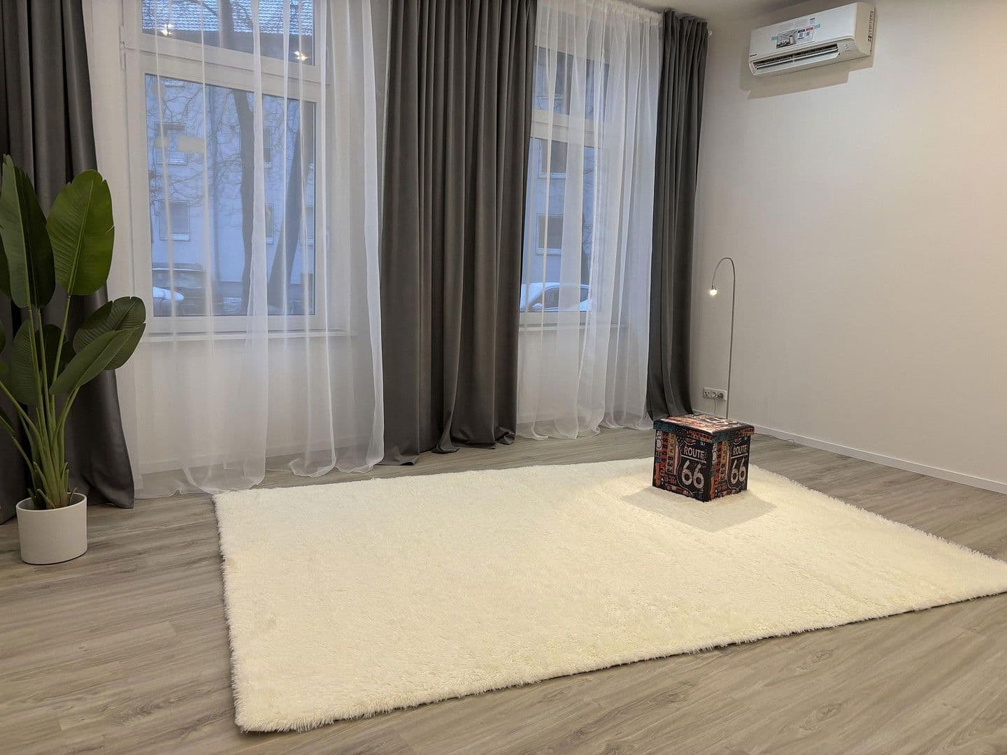 Pronájem bytu 3+1 70 m², Röhrenstraße 1, Düsseldorf, Severní Porýní-Vestfálsko Pronájem bytu 3+1 70 m², Röhrenstraße 1, Düsseldorf, Severní Porýní-Vestfálsko