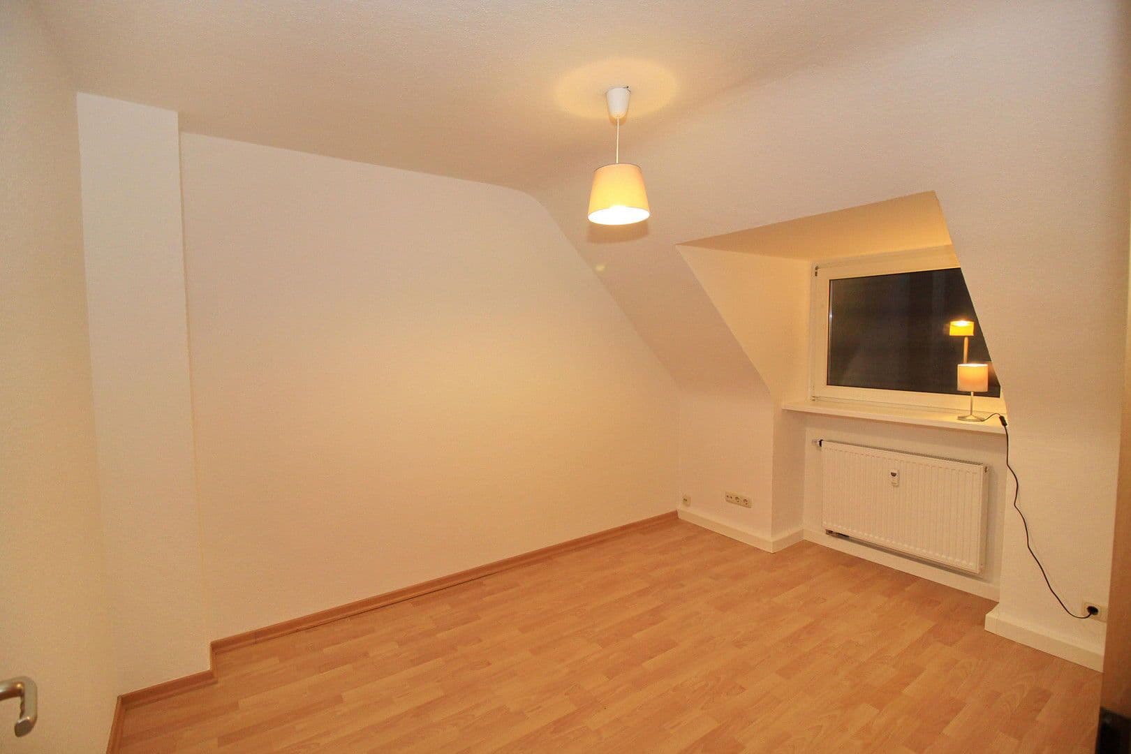 Pronájem bytu 3+1 57 m², Anne-Frank-Straße 2a, Mülheim an der Ruhr, Severní Porýní-Vestfálsko Pronájem bytu 3+1 57 m², Anne-Frank-Straße 2a, Mülheim an der Ruhr, Severní Porýní-Vestfálsko