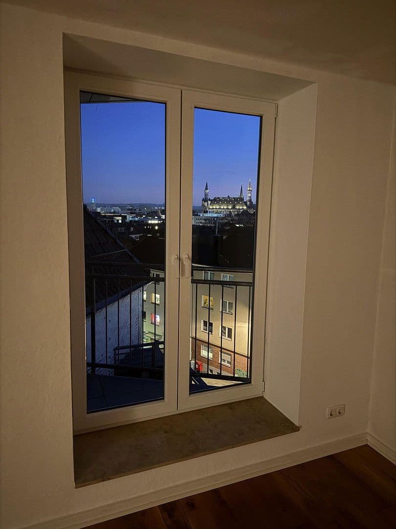 Pronájem bytu 3+1 74 m², Cáchy, Severní Porýní-Vestfálsko Pronájem bytu 3+1 74 m², Cáchy, Severní Porýní-Vestfálsko