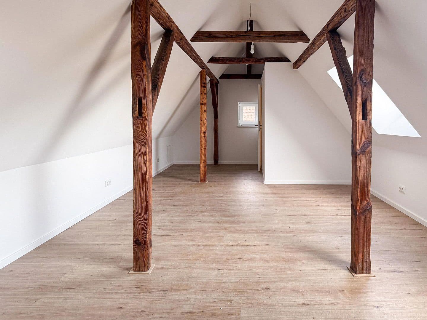 Pronájem bytu 3+1 115 m², Groß-Gerau, Hessen Pronájem bytu 3+1 115 m², Groß-Gerau, Hessen