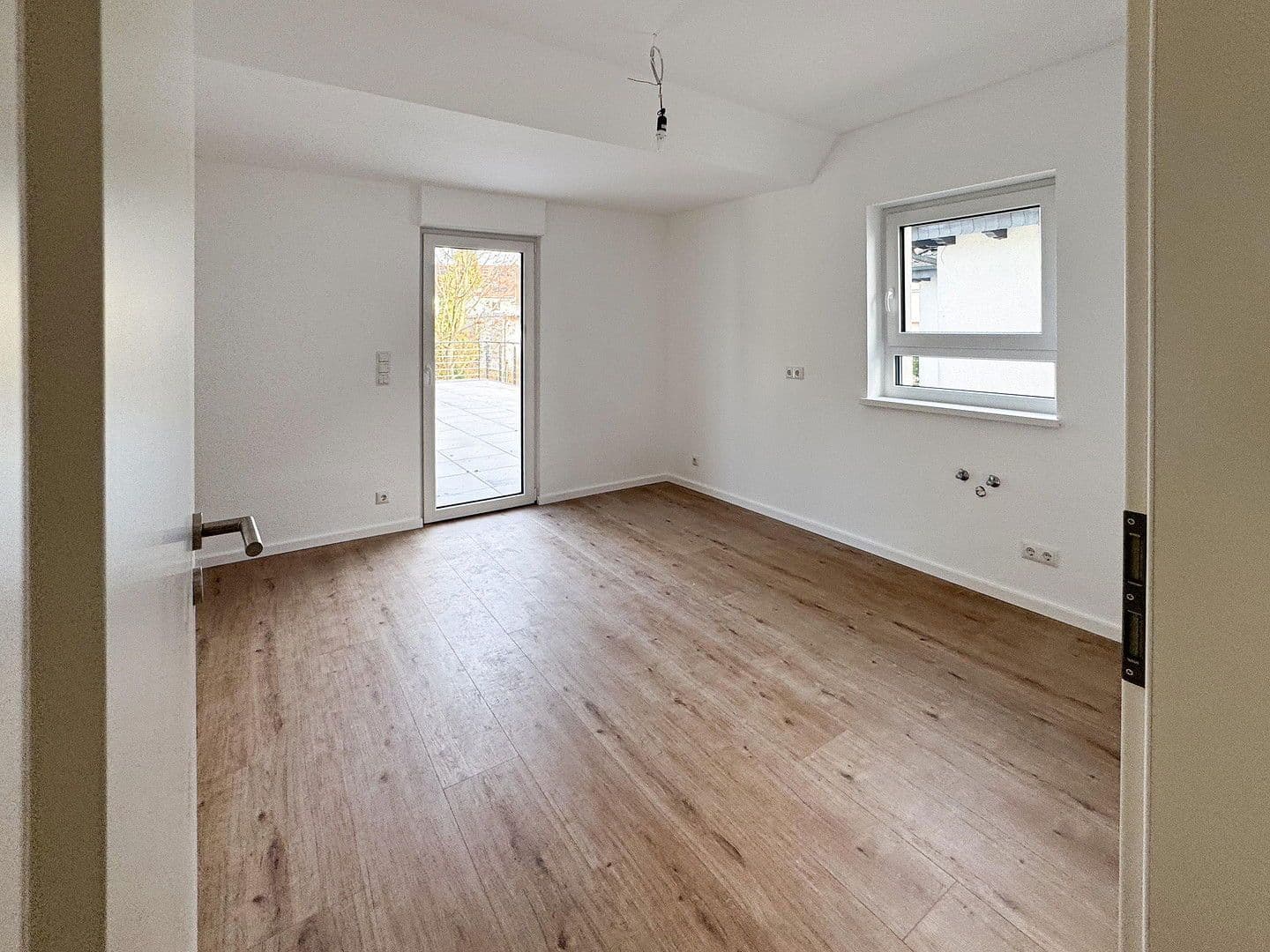 Pronájem bytu 3+1 115 m², Groß-Gerau, Hessen Pronájem bytu 3+1 115 m², Groß-Gerau, Hessen