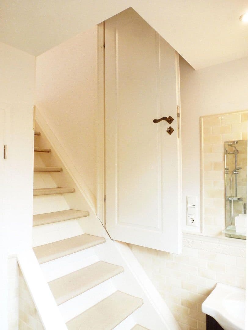 Prodej domu 100 m², pozemek 202 m², Arnstädter Weg 20, Frankfurt, Hessen Prodej domu 100 m², pozemek 202 m², Arnstädter Weg 20, Frankfurt, Hessen