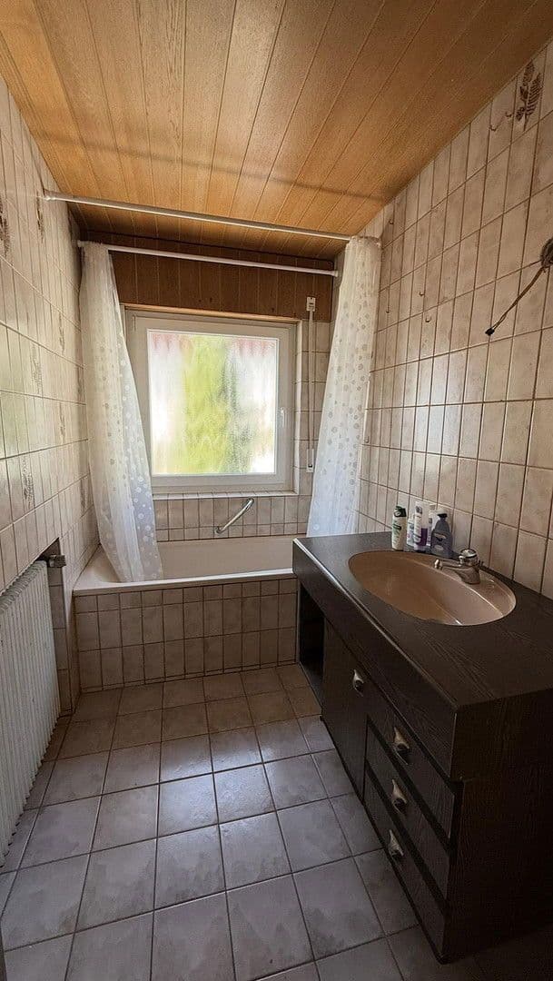 Prodej domu 200 m², pozemek 499 m², Rossentalstraße 122, Albstadt, Bádensko-Württembersko Prodej domu 200 m², pozemek 499 m², Rossentalstraße 122, Albstadt, Bádensko-Württembersko