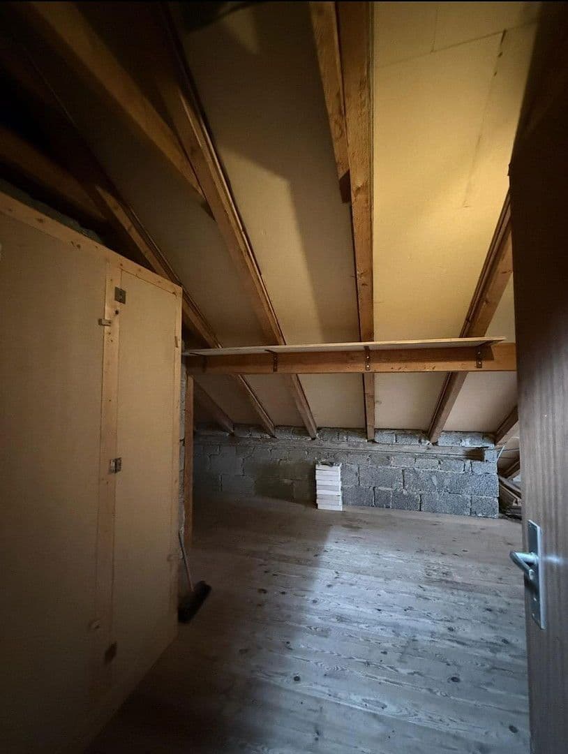 Prodej domu 200 m², pozemek 499 m², Rossentalstraße 122, Albstadt, Bádensko-Württembersko Prodej domu 200 m², pozemek 499 m², Rossentalstraße 122, Albstadt, Bádensko-Württembersko