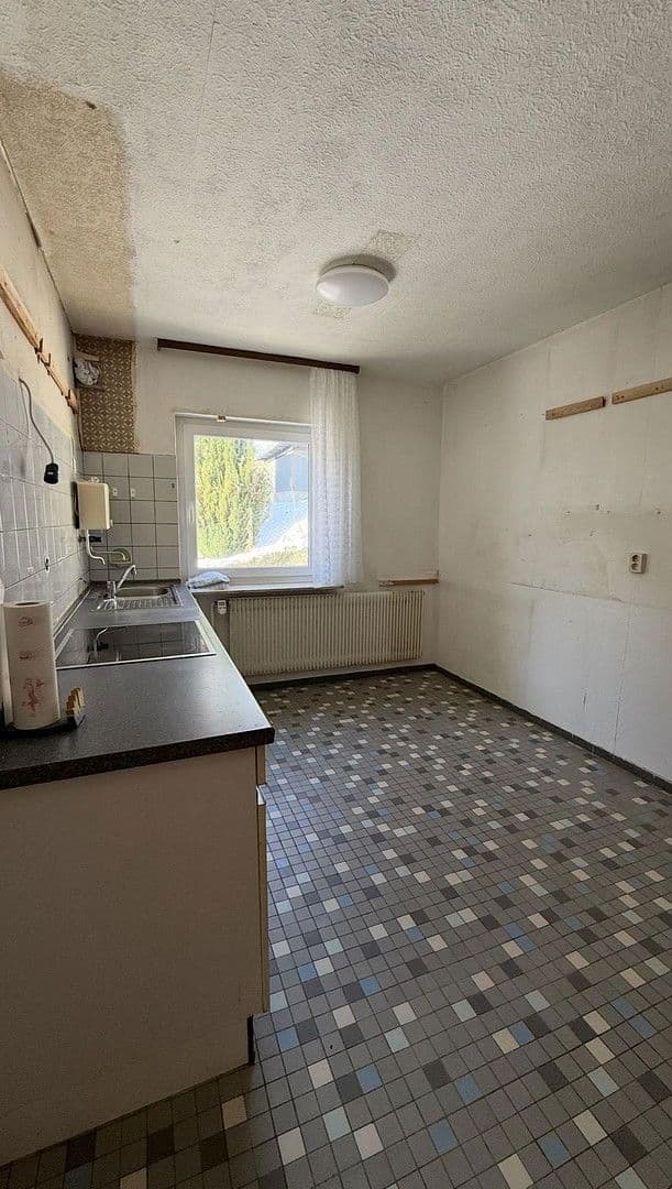 Prodej domu 200 m², pozemek 499 m², Rossentalstraße 122, Albstadt, Bádensko-Württembersko Prodej domu 200 m², pozemek 499 m², Rossentalstraße 122, Albstadt, Bádensko-Württembersko