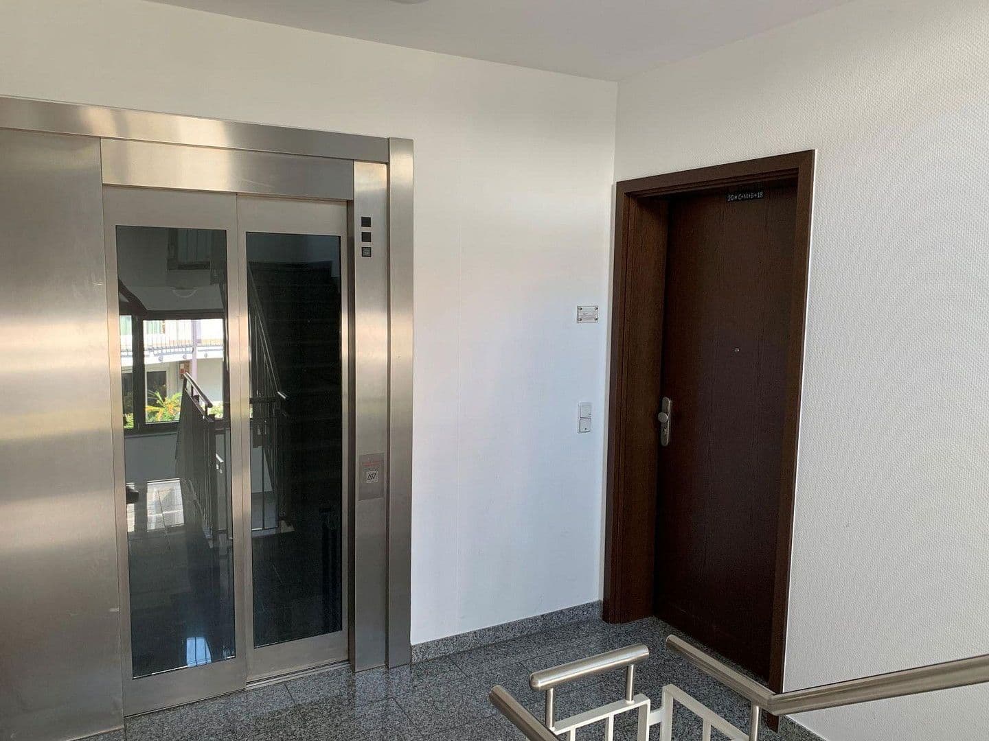 Pronájem bytu 3+1 97 m², Eichendorffstraße 63c, Frankfurt am Main, Hessen Pronájem bytu 3+1 97 m², Eichendorffstraße 63c, Frankfurt am Main, Hessen