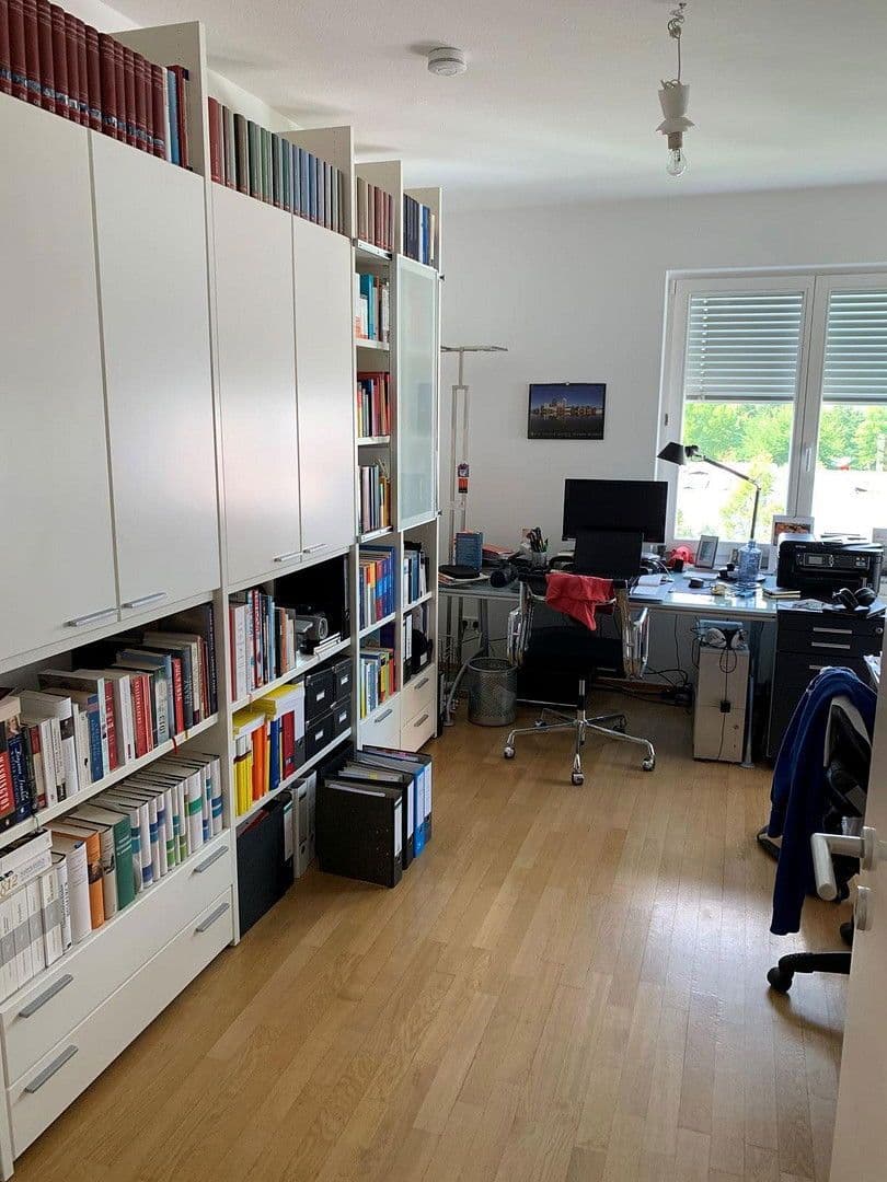 Pronájem bytu 3+1 97 m², Eichendorffstraße 63c, Frankfurt am Main, Hessen Pronájem bytu 3+1 97 m², Eichendorffstraße 63c, Frankfurt am Main, Hessen