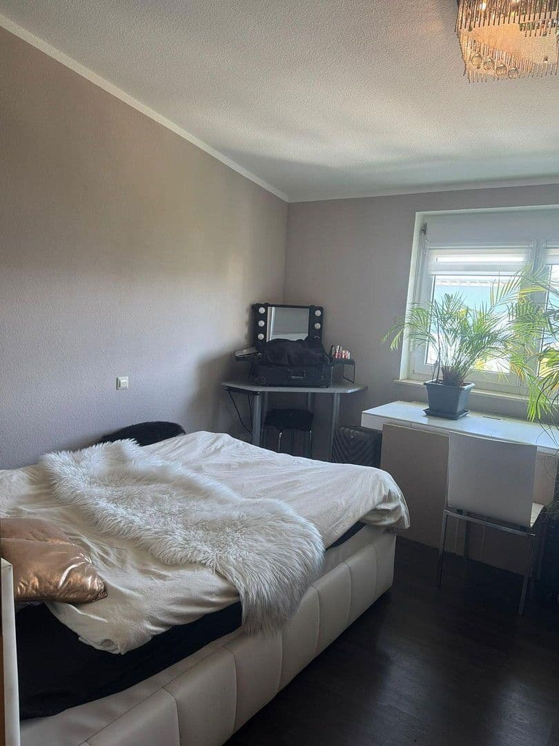 Pronájem bytu 3+1 80 m², Kansasstrase, Kornwestheim, Bádensko-Württembersko Pronájem bytu 3+1 80 m², Kansasstrase, Kornwestheim, Bádensko-Württembersko