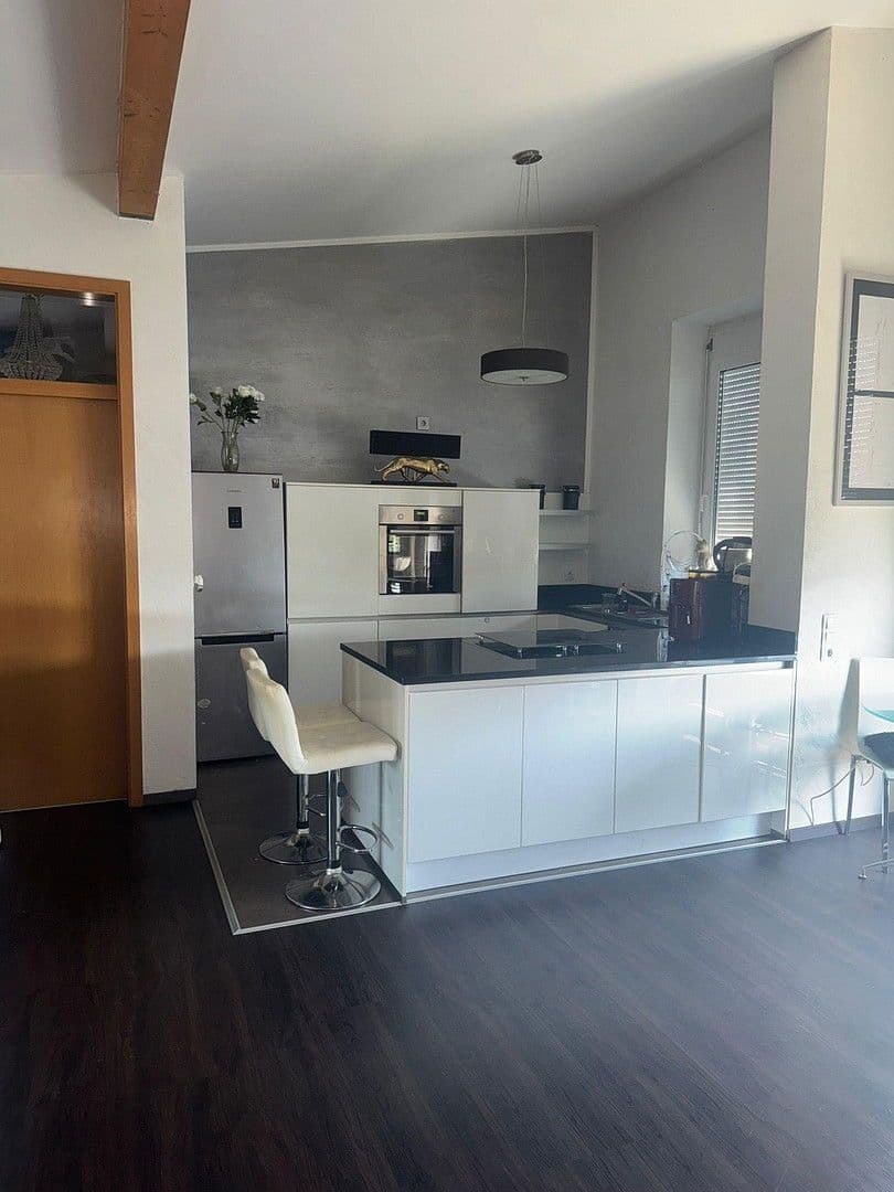 Pronájem bytu 3+1 80 m², Kansasstrase, Kornwestheim, Bádensko-Württembersko Pronájem bytu 3+1 80 m², Kansasstrase, Kornwestheim, Bádensko-Württembersko