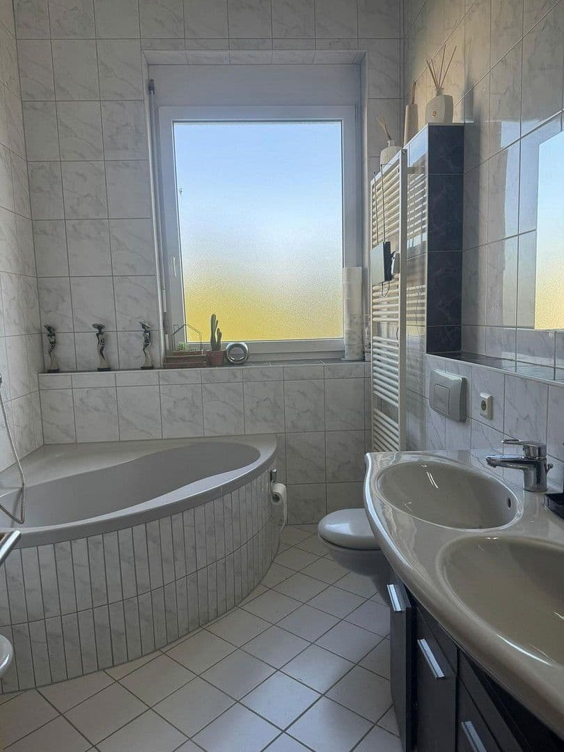 Pronájem bytu 3+1 80 m², Kansasstrase, Kornwestheim, Bádensko-Württembersko Pronájem bytu 3+1 80 m², Kansasstrase, Kornwestheim, Bádensko-Württembersko