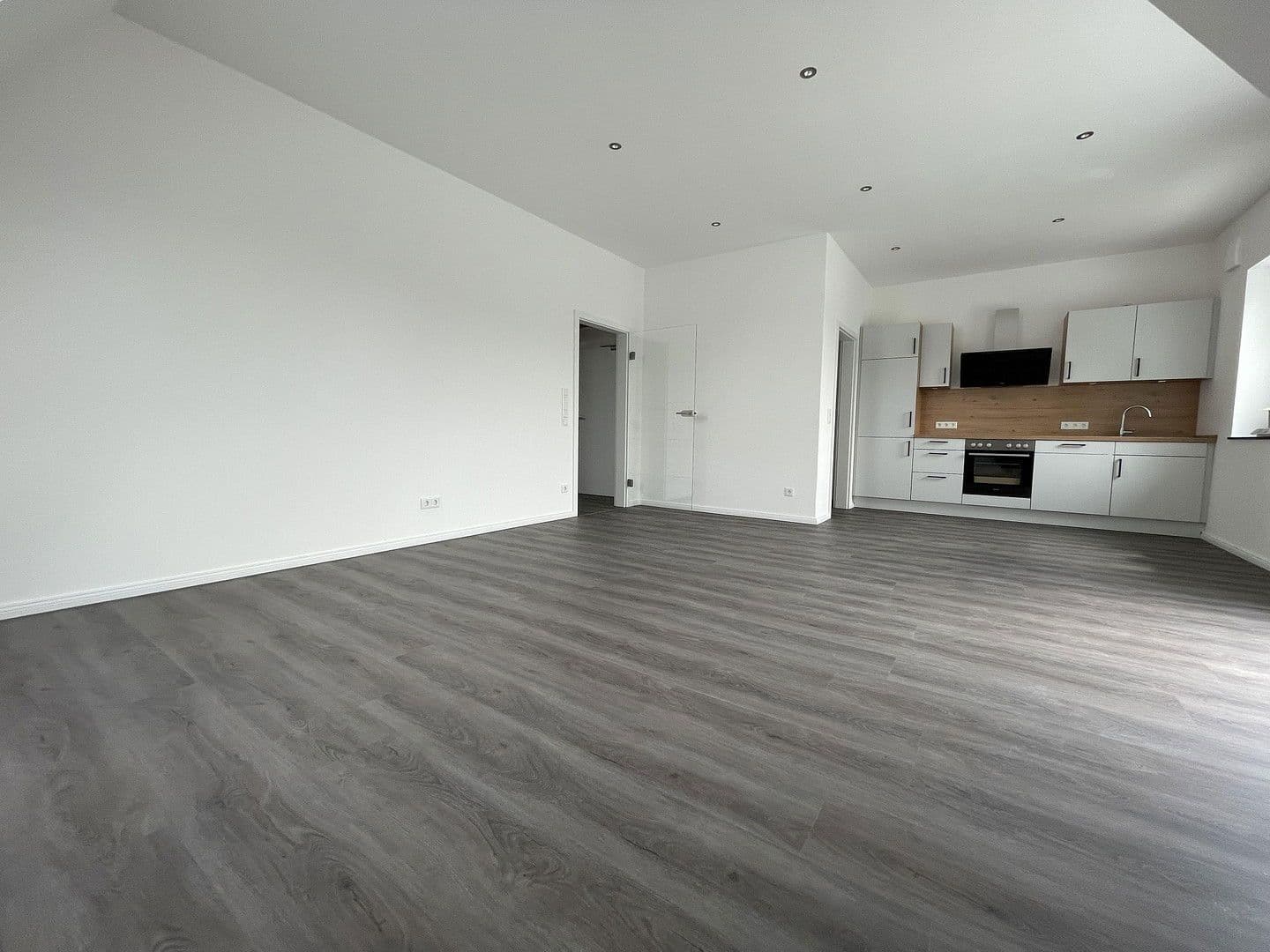 Pronájem bytu 3+1 82 m², Uphuser Heerstr. 92, Achim, Dolní Sasko Pronájem bytu 3+1 82 m², Uphuser Heerstr. 92, Achim, Dolní Sasko