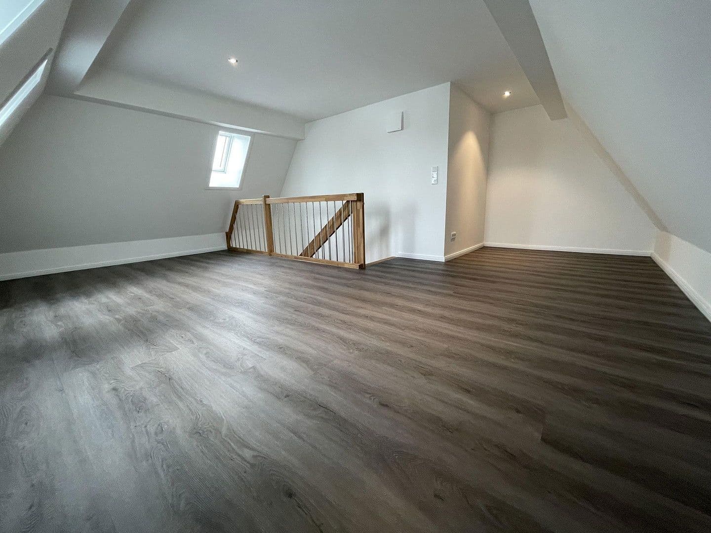 Pronájem bytu 3+1 82 m², Uphuser Heerstr. 92, Achim, Dolní Sasko Pronájem bytu 3+1 82 m², Uphuser Heerstr. 92, Achim, Dolní Sasko