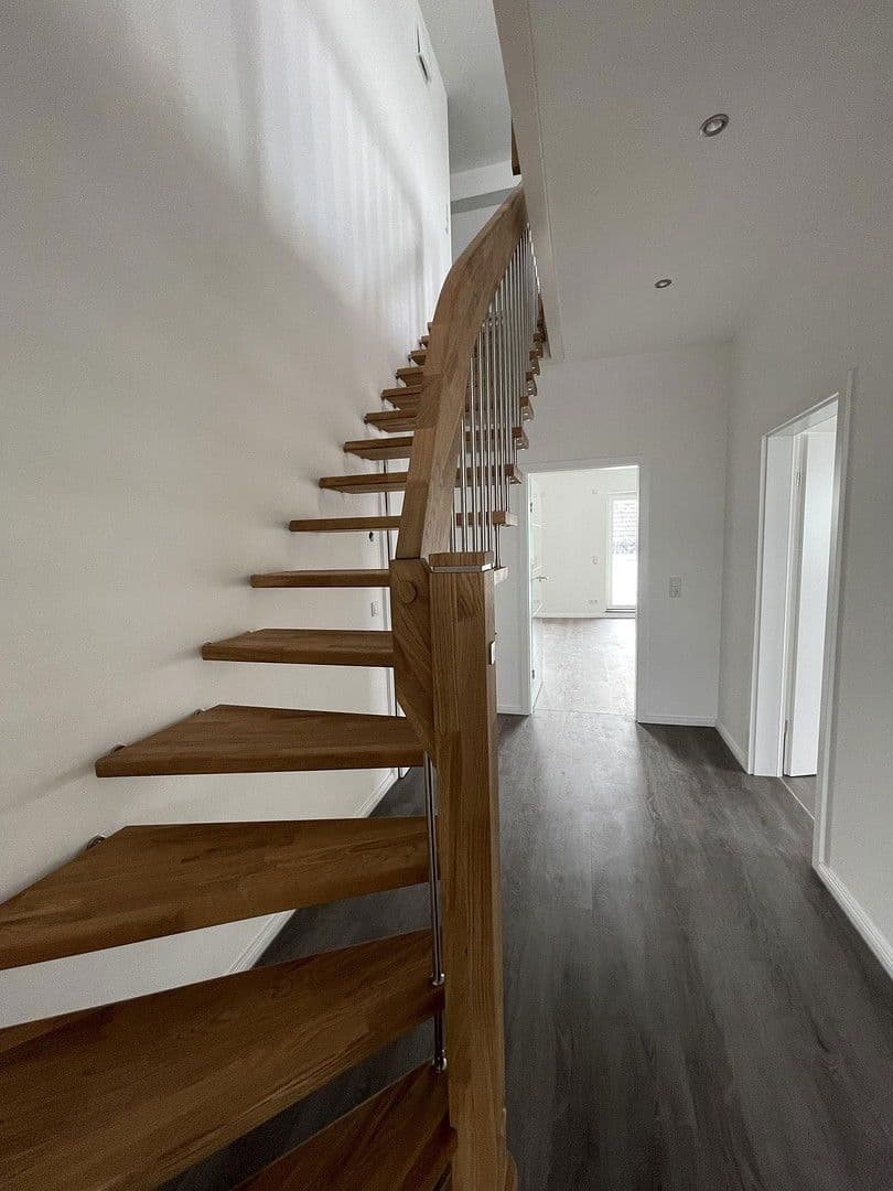 Pronájem bytu 3+1 82 m², Uphuser Heerstr. 92, Achim, Dolní Sasko Pronájem bytu 3+1 82 m², Uphuser Heerstr. 92, Achim, Dolní Sasko