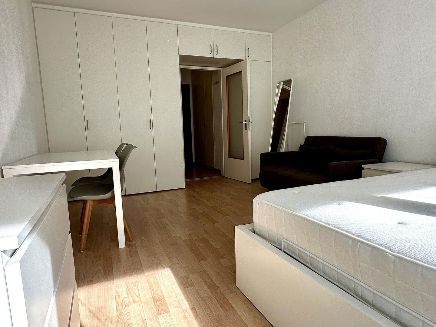 Pronájem bytu 1+1 28 m², München, Bavorsko Pronájem bytu 1+1 28 m², München, Bavorsko