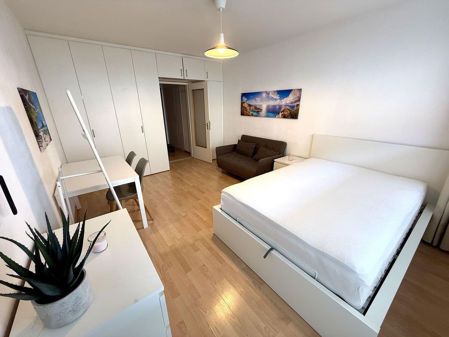 Pronájem bytu 1+1 28 m², München, Bavorsko Pronájem bytu 1+1 28 m², München, Bavorsko