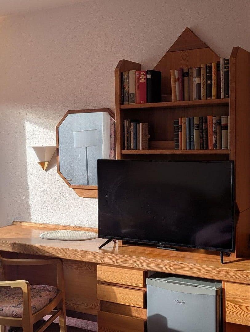 Pronájem bytu 1+1 37 m², Hölderlinstraße 1, Bad Liebenzell, Bádensko-Württembersko Pronájem bytu 1+1 37 m², Hölderlinstraße 1, Bad Liebenzell, Bádensko-Württembersko