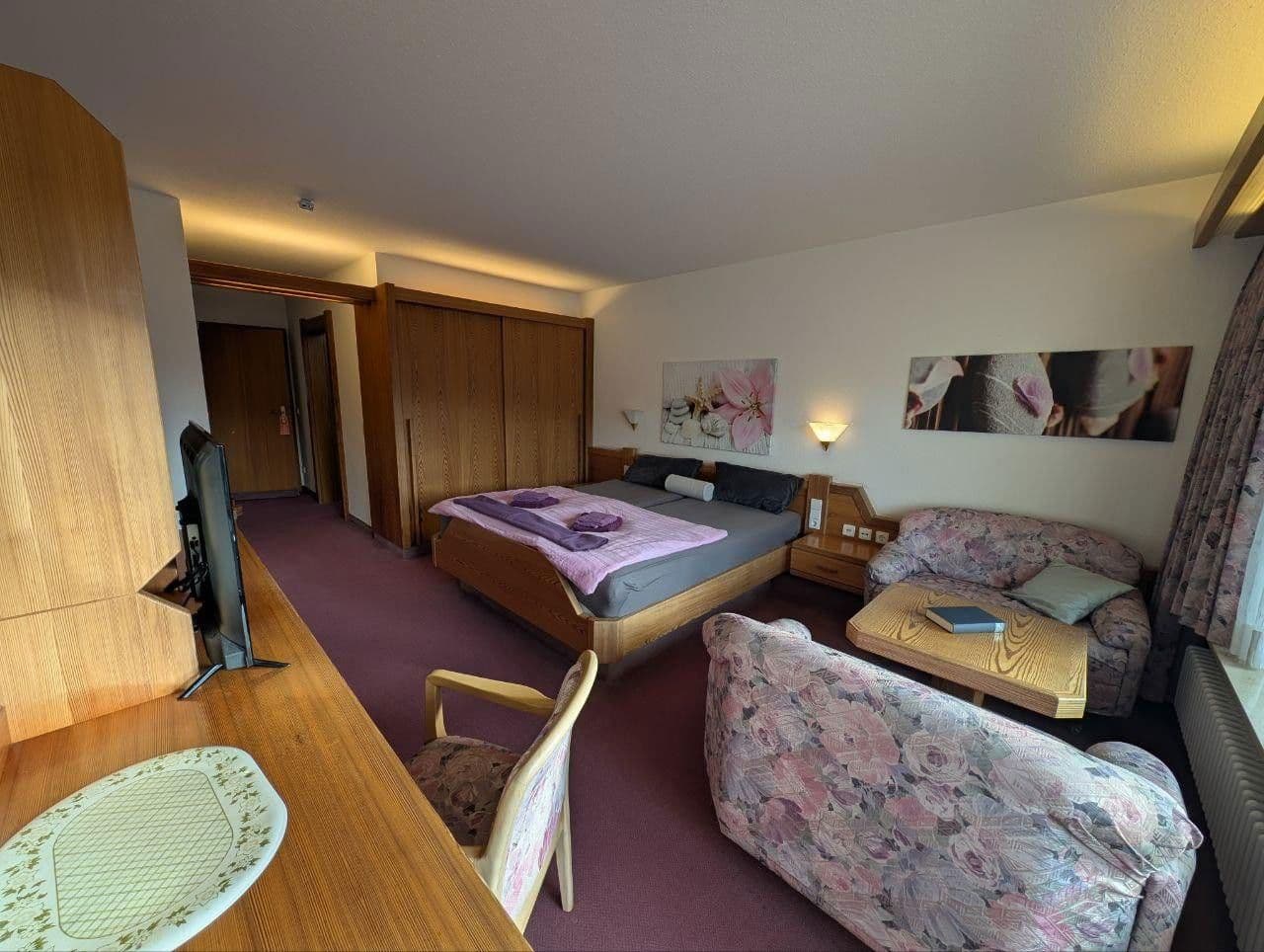 Pronájem bytu 1+1 37 m², Hölderlinstraße 1, Bad Liebenzell, Bádensko-Württembersko Pronájem bytu 1+1 37 m², Hölderlinstraße 1, Bad Liebenzell, Bádensko-Württembersko