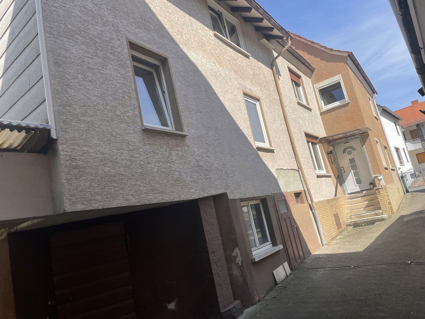 Prodej domu 280 m², pozemek 390 m², Großen-Busecker Str. 17, Buseck, Hessen Prodej domu 280 m², pozemek 390 m², Großen-Busecker Str. 17, Buseck, Hessen