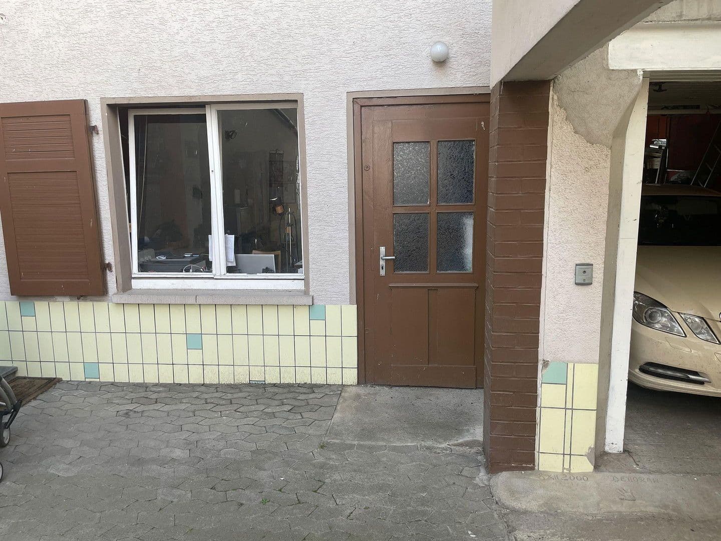 Prodej domu 280 m², pozemek 390 m², Großen-Busecker Str. 17, Buseck, Hessen Prodej domu 280 m², pozemek 390 m², Großen-Busecker Str. 17, Buseck, Hessen