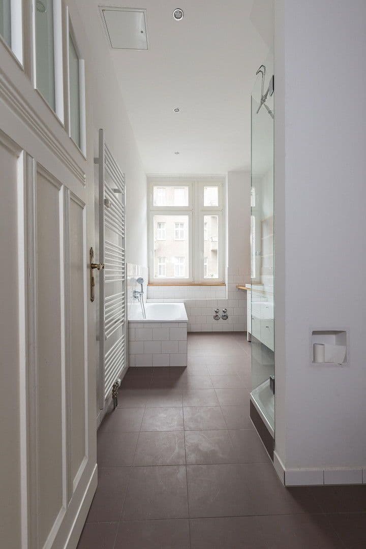 Prodej bytu 4+1 105 m², Kienitzer Str. 111, Berlin, Berlín Prodej bytu 4+1 105 m², Kienitzer Str. 111, Berlin, Berlín