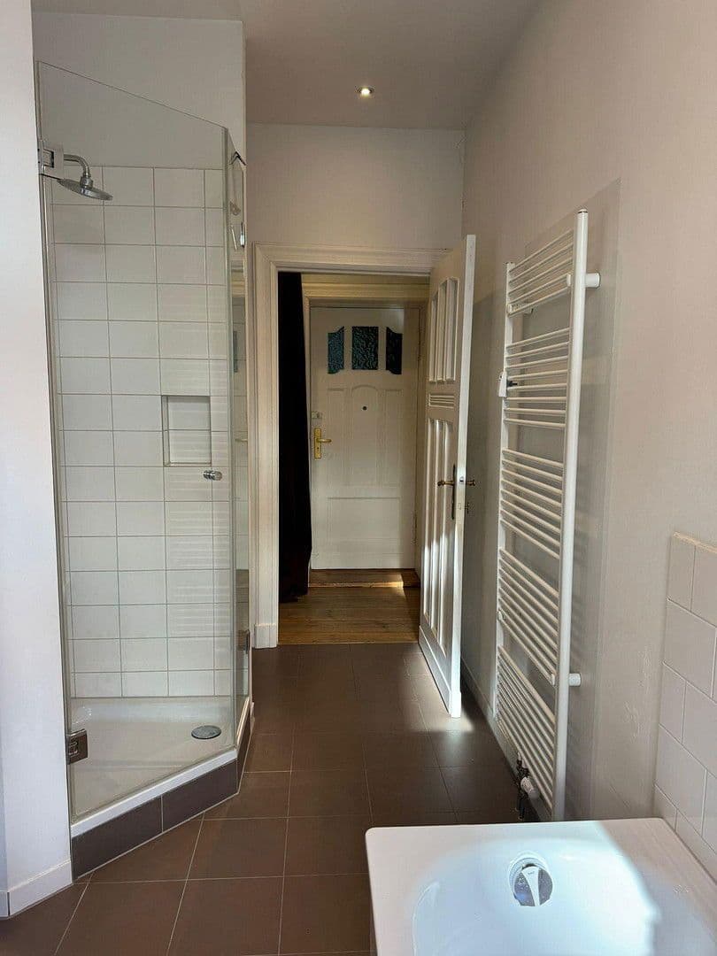 Prodej bytu 4+1 105 m², Kienitzer Str. 111, Berlin, Berlín Prodej bytu 4+1 105 m², Kienitzer Str. 111, Berlin, Berlín