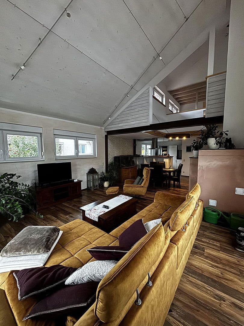 Prodej domu 273 m², pozemek 655 m², Einbeck, Dolní Sasko Prodej domu 273 m², pozemek 655 m², Einbeck, Dolní Sasko