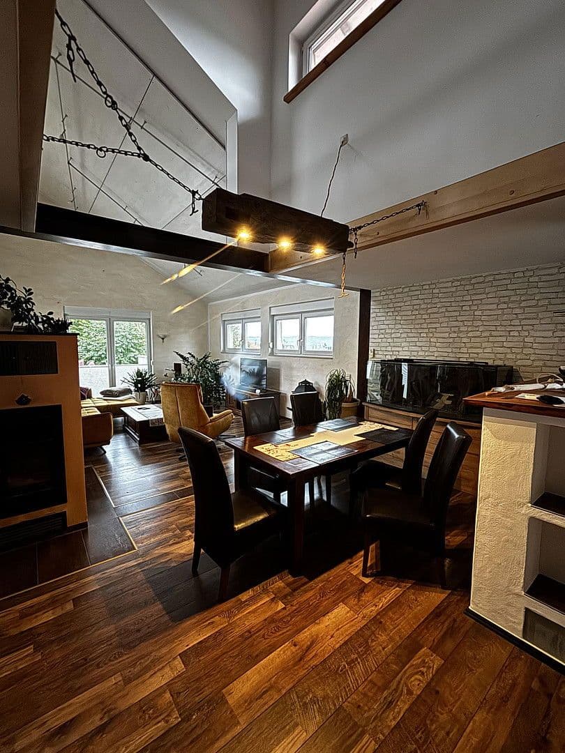 Prodej domu 273 m², pozemek 655 m², Einbeck, Dolní Sasko Prodej domu 273 m², pozemek 655 m², Einbeck, Dolní Sasko