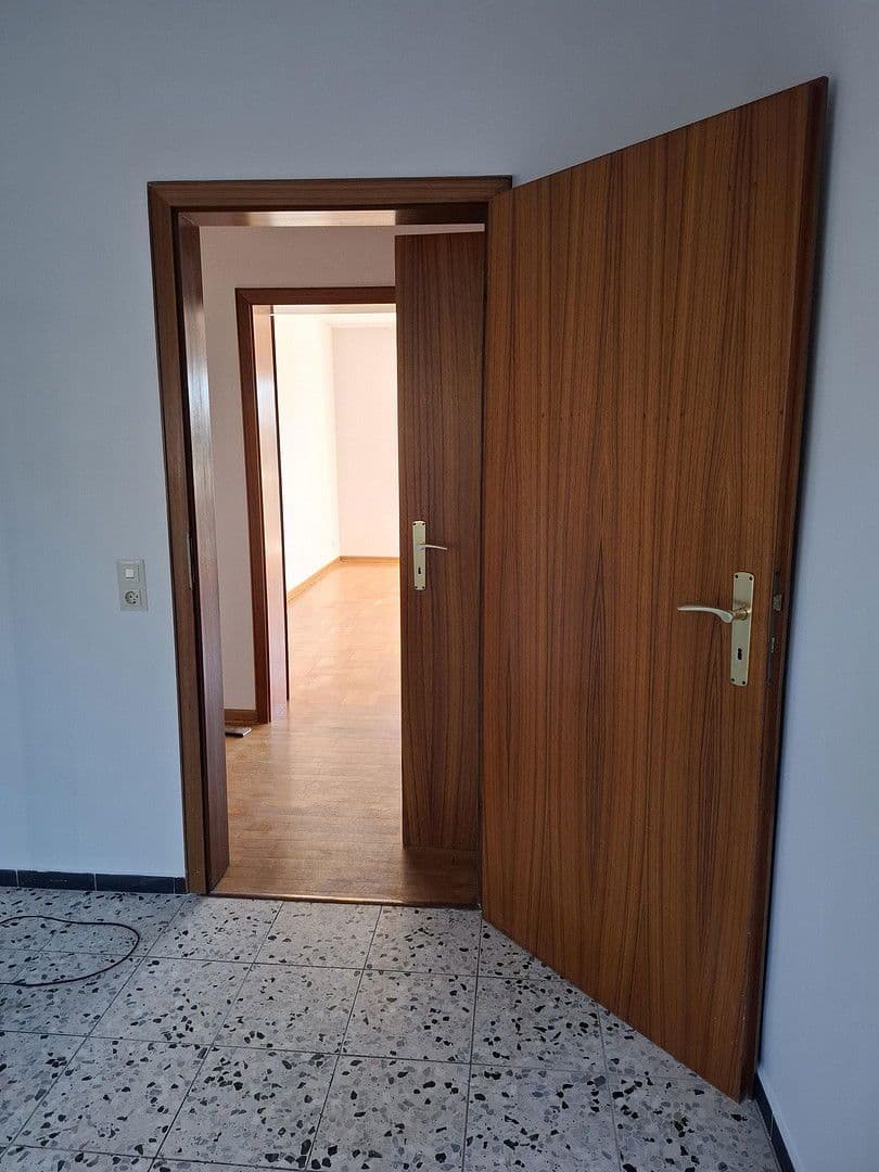 Pronájem bytu 3+1 83 m², Bornheim, Severní Porýní-Vestfálsko Pronájem bytu 3+1 83 m², Bornheim, Severní Porýní-Vestfálsko