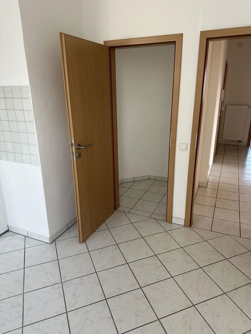 Pronájem bytu 2+1 105 m², Kirchstraße 2, Saarbrücken, Země Sársko Pronájem bytu 2+1 105 m², Kirchstraße 2, Saarbrücken, Země Sársko