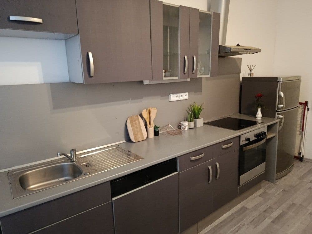 Pronájem bytu 1+1 40 m², Sokolovská, Karlovy Vary, Karlovarský kraj Pronájem bytu 1+1 40 m², Sokolovská, Karlovy Vary, Karlovarský kraj