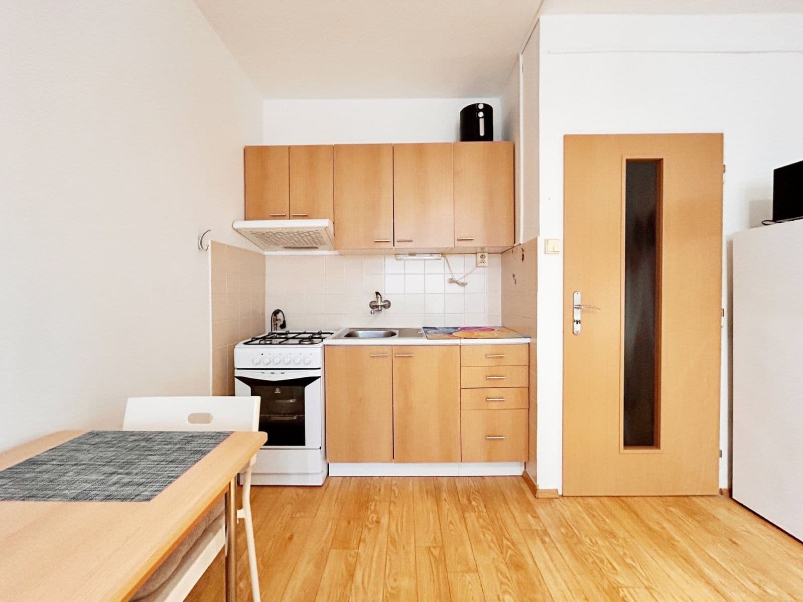 Pronájem bytu 1+kk 24 m², Káranská, Praha, Praha Pronájem bytu 1+kk 24 m², Káranská, Praha, Praha