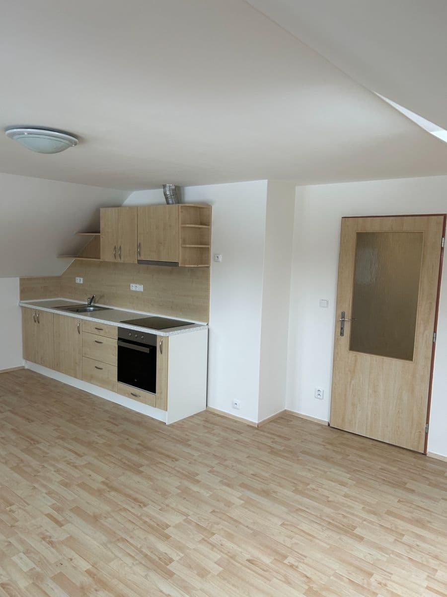 Pronájem bytu 1+kk 42 m², Nová Ves, Středočeský kraj Pronájem bytu 1+kk 42 m², Nová Ves, Středočeský kraj