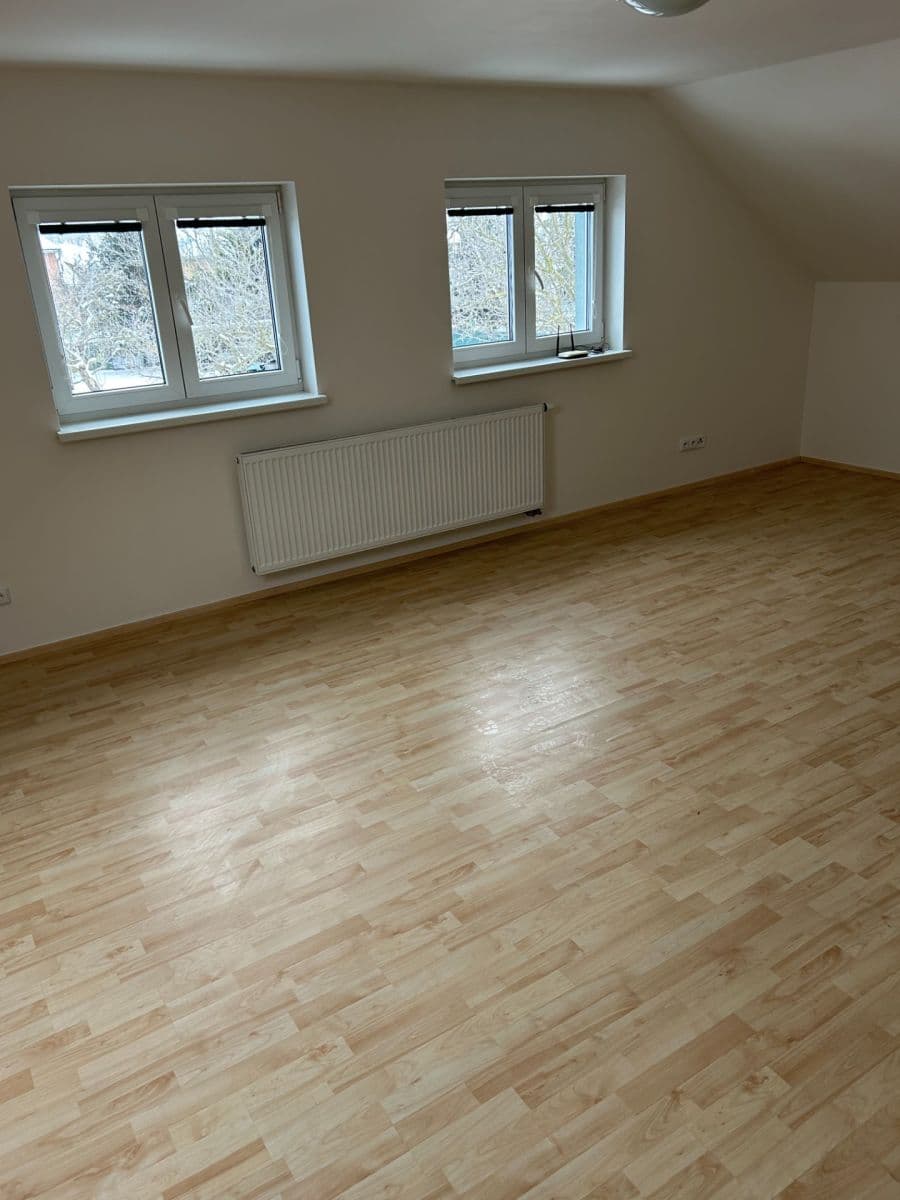 Pronájem bytu 1+kk 42 m², Nová Ves, Středočeský kraj Pronájem bytu 1+kk 42 m², Nová Ves, Středočeský kraj