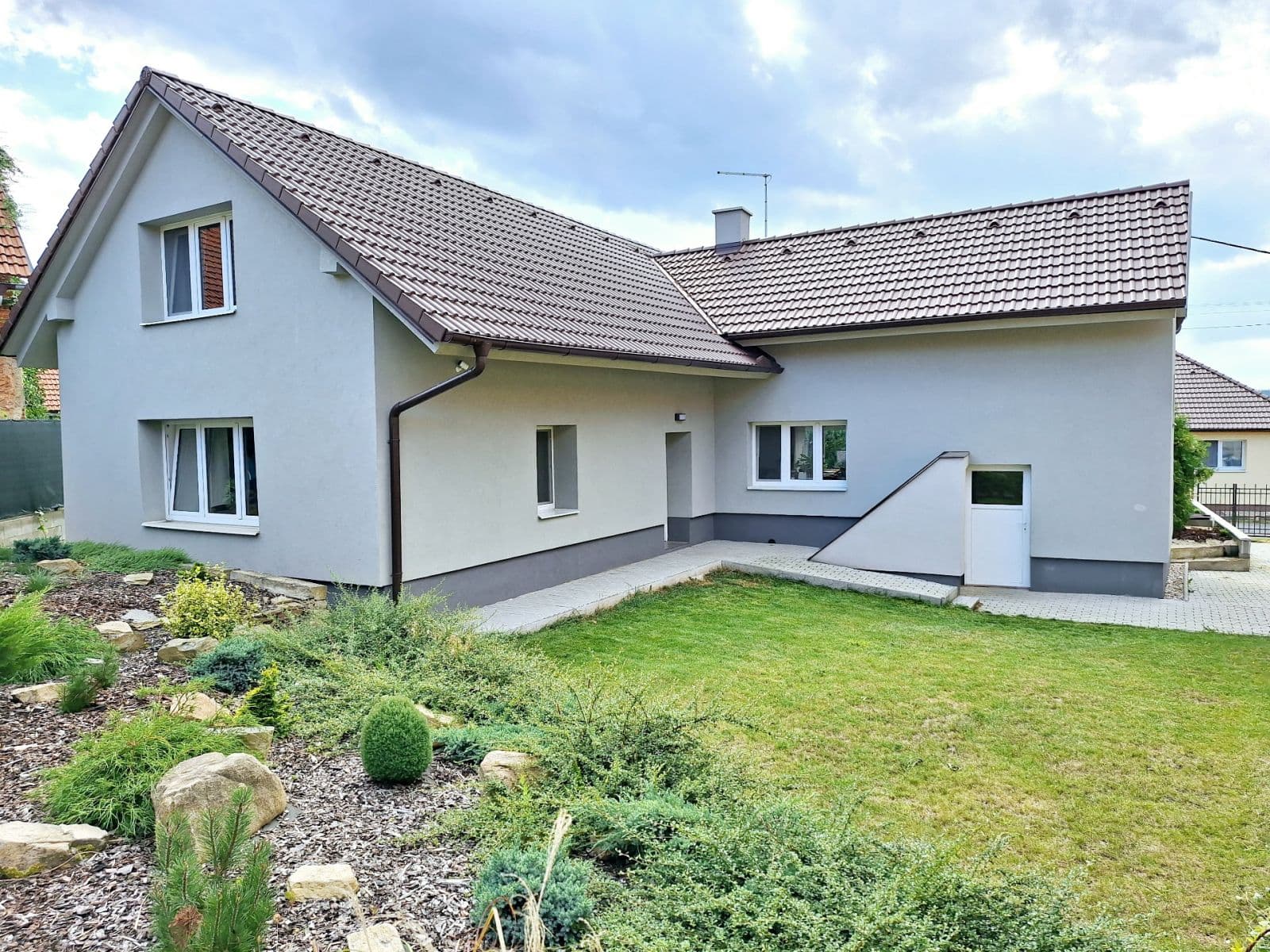 Prodej domu 162 m², pozemek 735 m², Horní Kruty, Středočeský kraj Prodej domu 162 m², pozemek 735 m², Horní Kruty, Středočeský kraj