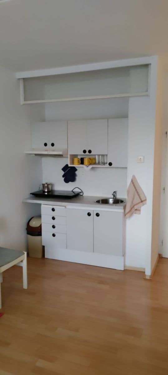 Pronájem bytu Garsoniéra 29 m², Semická, Praha, Praha Pronájem bytu Garsoniéra 29 m², Semická, Praha, Praha