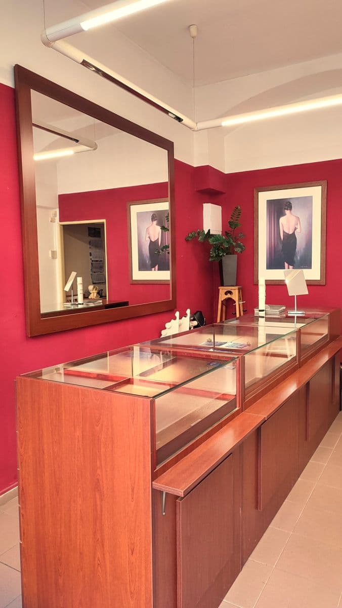 Pronájem nebytového prostoru 20 m², Smilova, Pardubice, Pardubický kraj Pronájem nebytového prostoru 20 m², Smilova, Pardubice, Pardubický kraj