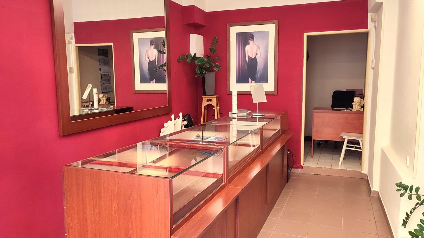 Pronájem nebytového prostoru 20 m², Smilova, Pardubice, Pardubický kraj Pronájem nebytového prostoru 20 m², Smilova, Pardubice, Pardubický kraj